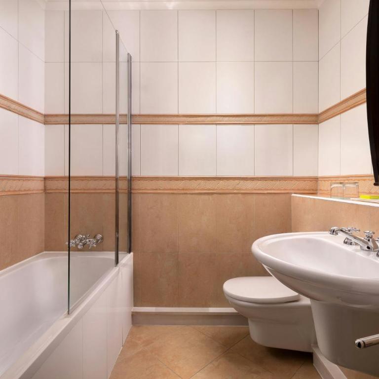 Le Méridien Beach Plaza - Superior Zimmer mit Kingsize-Bett und Stadtblick – obere Etage - 3