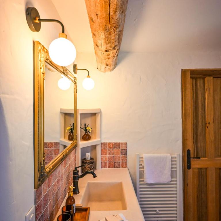 LES TERRASSES DE LORGUES - B&B de charme en Provence - Chambre Lit King-Size avec Balcon - 8