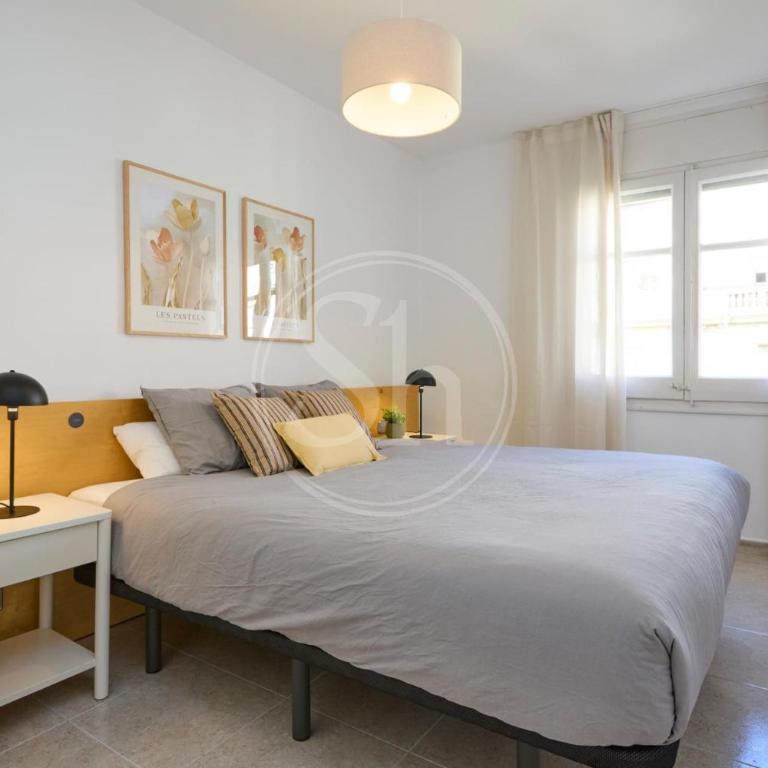 Luminescent Valencia Apartment - Two-Bedroom Apartment - 12