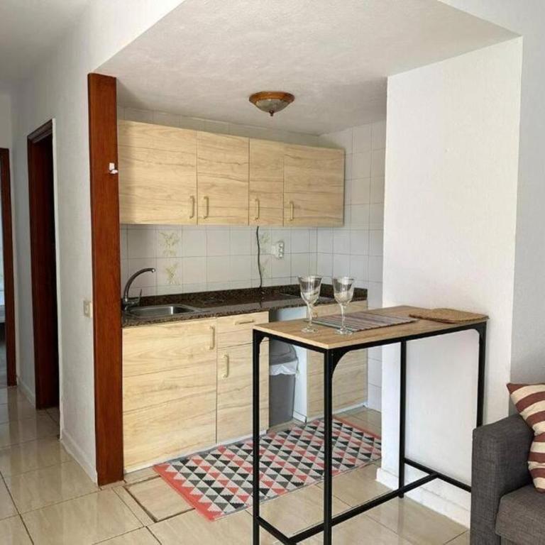 Sunny home in the center near the beach - One-Bedroom Apartment - 9