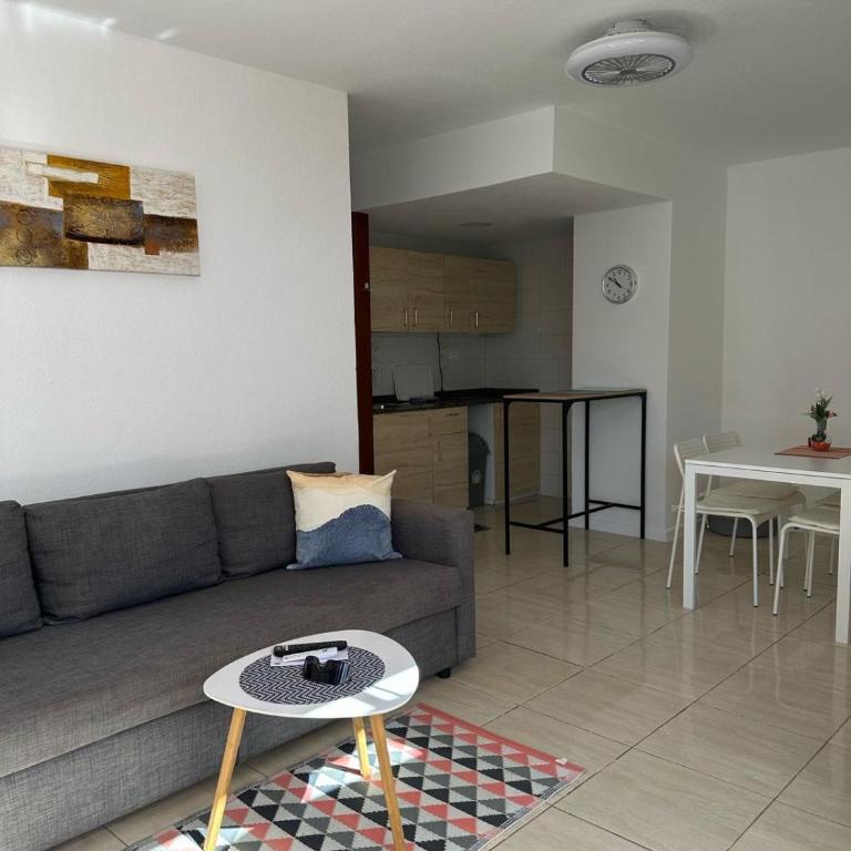 Sunny home in the center near the beach - One-Bedroom Apartment - 14