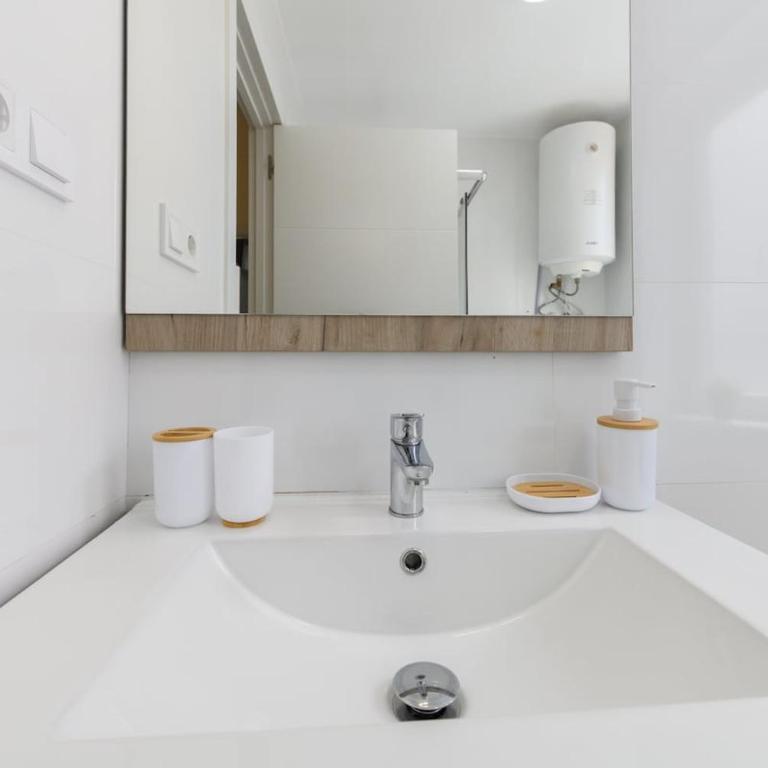 Nice temporary apartment in Madrid MDL92 - One-Bedroom Apartment - 23
