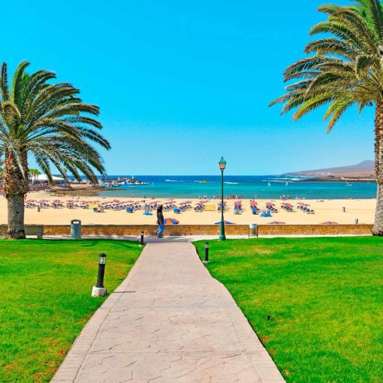 Sunny home in the center near the beach - One-Bedroom Apartment - 32