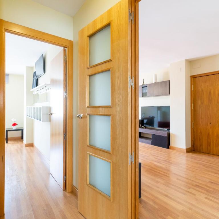 Ático espectacular en pleno centro, parking Gratuito - Two-Bedroom Apartment - 52