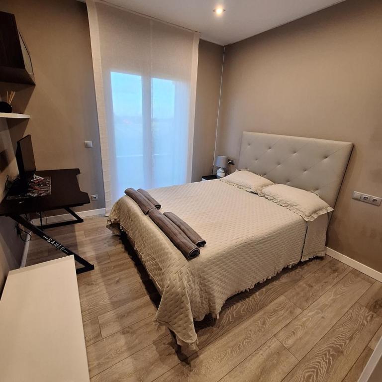 Casa fantástica en zona tranquila Un alojamiento para todos Nuestra casa es perfecta tanto para familias y amigos que buscan descanso, como para ciclistas que desean explorar la zona Para ciclistas ofrecemos un espacio seguro para guardar bicicle - Casa de 5 dormitorios - 43