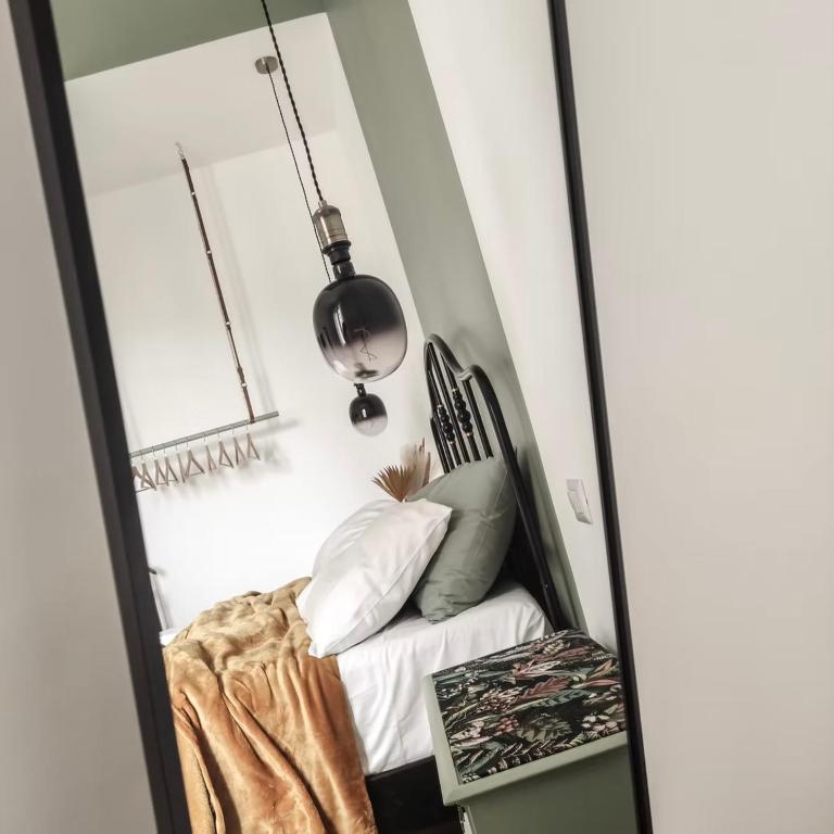 Nine and Three Quarters Rooms - Unique Design Rooms - King Room with Balcony - 24