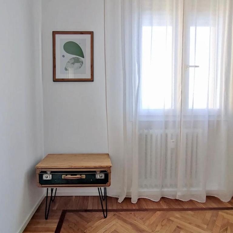 Nine and Three Quarters Rooms - Unique Design Rooms - King Room with Balcony - 25