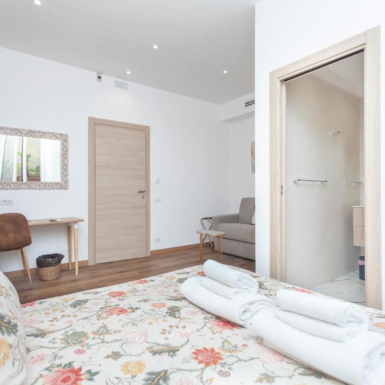Vatican Vittoria Suites - Urban garden - Rooms - Vatican Museum - Family Room with Terrace - 7
