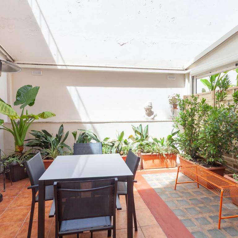 Vatican Vittoria Suites - Urban garden - Rooms - Vatican Museum - Family Room with Terrace - 1