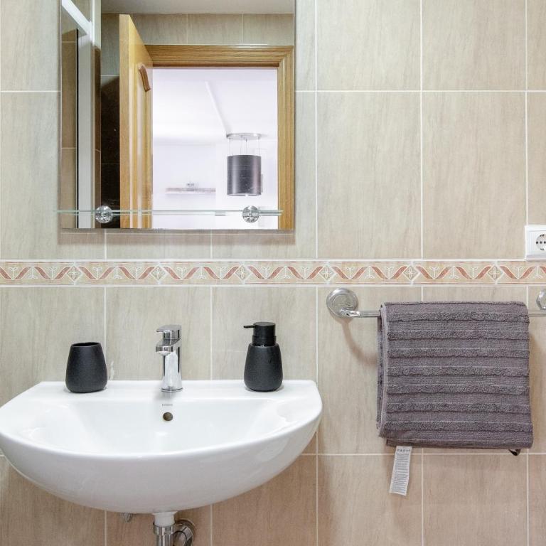 Apartamento con Parking y Piscina junto al Mar - Apartamento de 1 dormitorio - 82