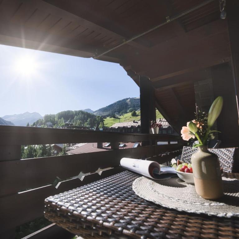 Quality Hosts Arlberg - Lärchenhof - Deluxe Apartment mit 1 Schlafzimmer und Balkon - "Veilchen" - 2