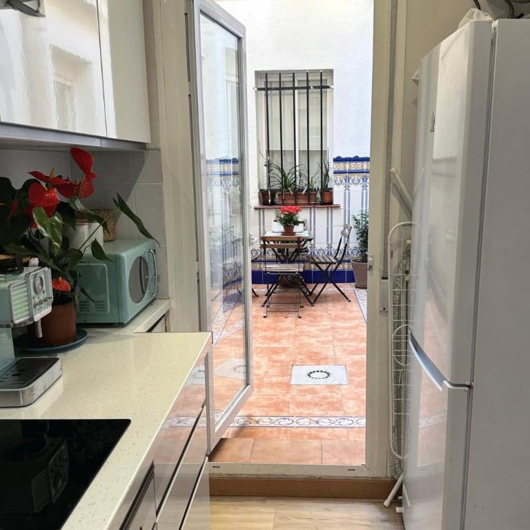 Delicias Hideaway Bajo con Patio Privado cerca de Atocha - One-Bedroom Apartment - 1