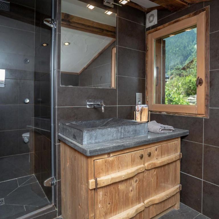 Chalet Martinique - Chamonix All Year - Three-Bedroom Chalet - 25