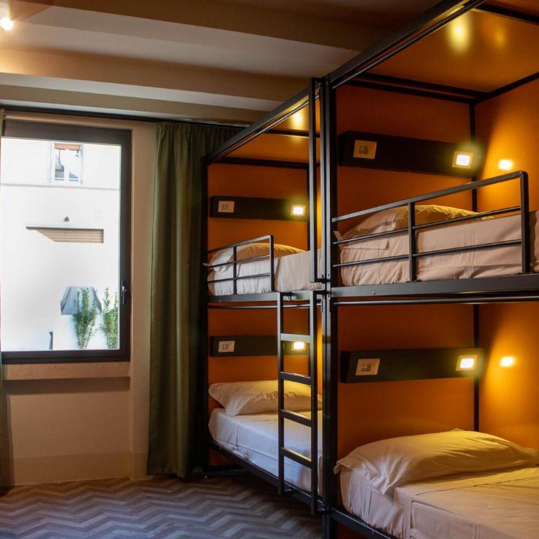 YellowSquare Florence - Posto Letto in Dormitorio Femminile per 4 Persone - 4