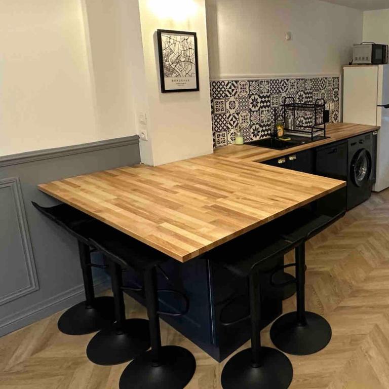 Appartement chic et parking Hyper Centre Bordeaux - Appartamento con 2 Camere da Letto - 3