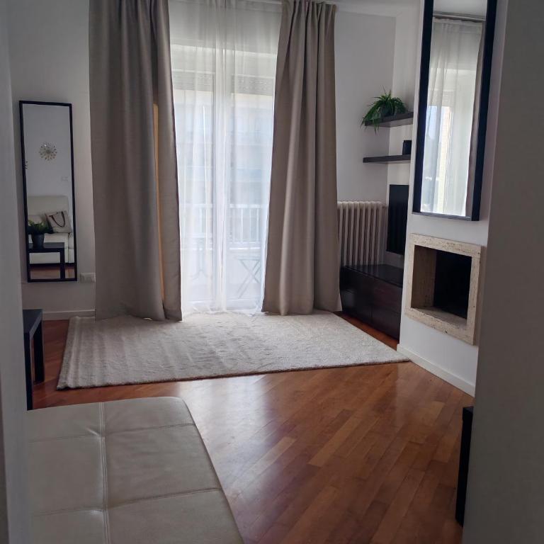 Manin Private SPA, Luxury Apartment very close to the sea - umbrella and deckchair included - Three-Bedroom Apartment with Balcony - 19
