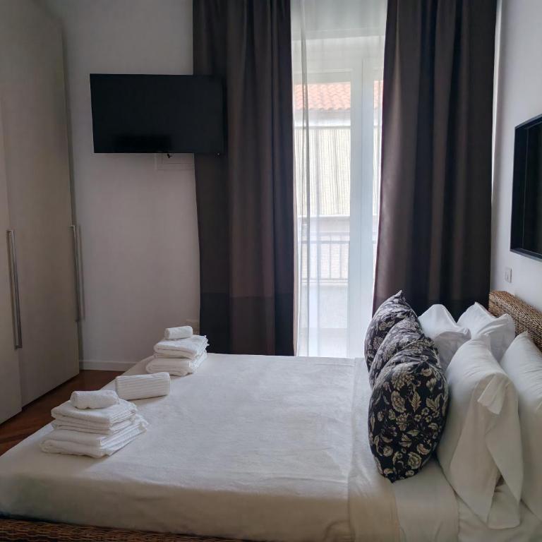 Manin Private SPA, Luxury Apartment very close to the sea - umbrella and deckchair included - Three-Bedroom Apartment with Balcony - 27