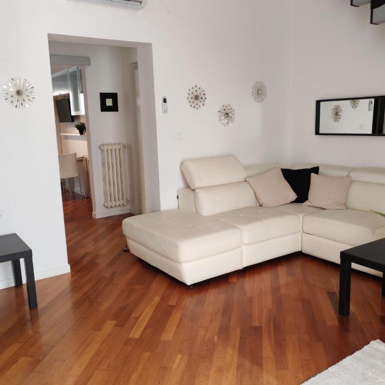 Manin Private SPA, Luxury Apartment very close to the sea - umbrella and deckchair included - Three-Bedroom Apartment with Balcony - 22