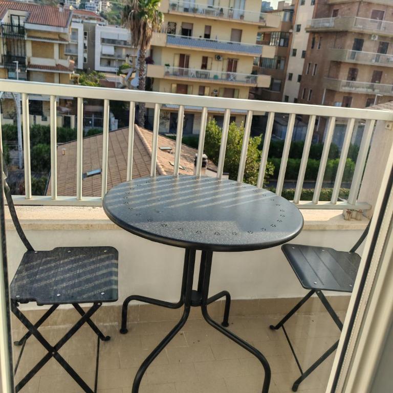 Manin Private SPA, Luxury Apartment very close to the sea - umbrella and deckchair included - Three-Bedroom Apartment with Balcony - 21