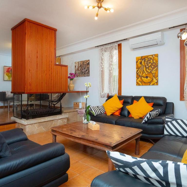 Estrel - Four-Bedroom Villa - 10