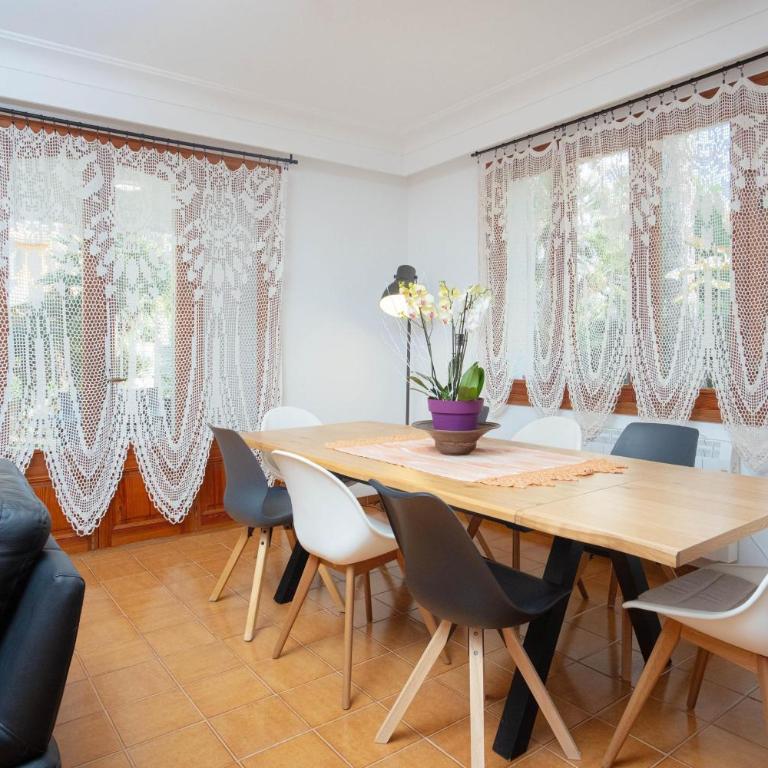Estrel - Four-Bedroom Villa - 13