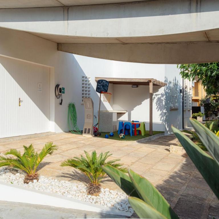Estrel - Four-Bedroom Villa - 45