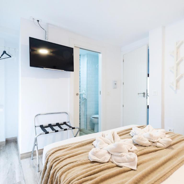 Casa Flor del Naranjo - Four-Bedroom House - 51
