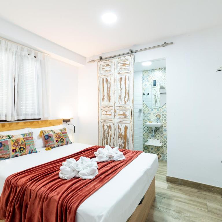Casa Flor del Naranjo - Four-Bedroom House - 18