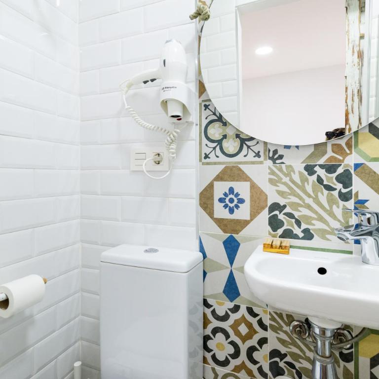 Casa Flor del Naranjo - Four-Bedroom House - 38