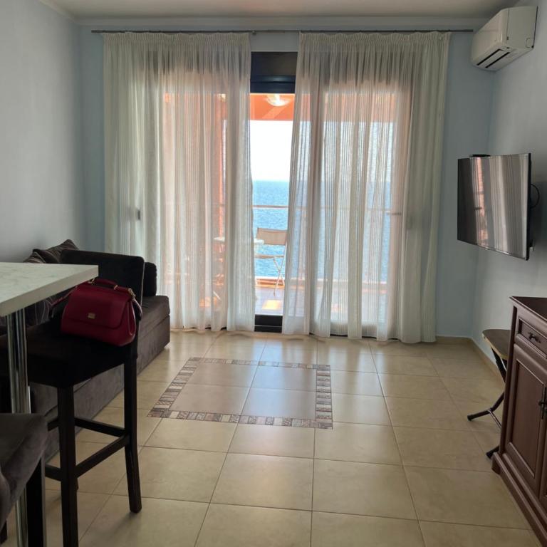 Beautiful comfort apartment - Apartman sa 2 Spavaće Sobe, Terasom i Pogledom na More - 5