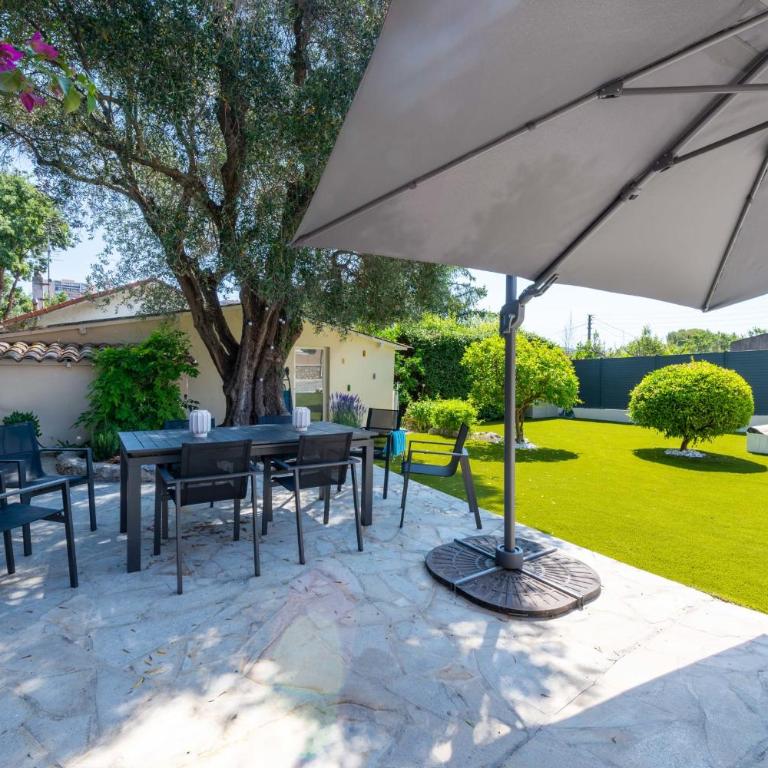 140m Villa with Pool Near Cannes - Villa - 32
