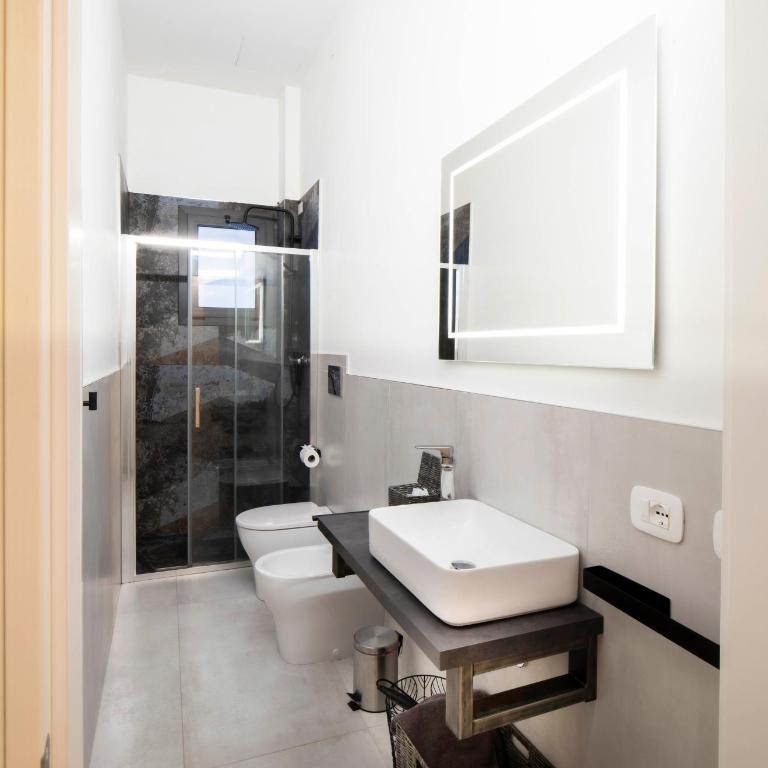 Via Verdi SUITE - Camera Quadrupla Comfort - 11