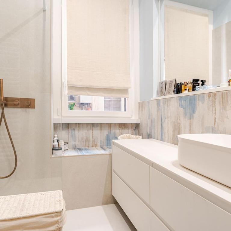Refined two-bedrooms Roman Residence - Appartamento con Vista e Balcone - 13