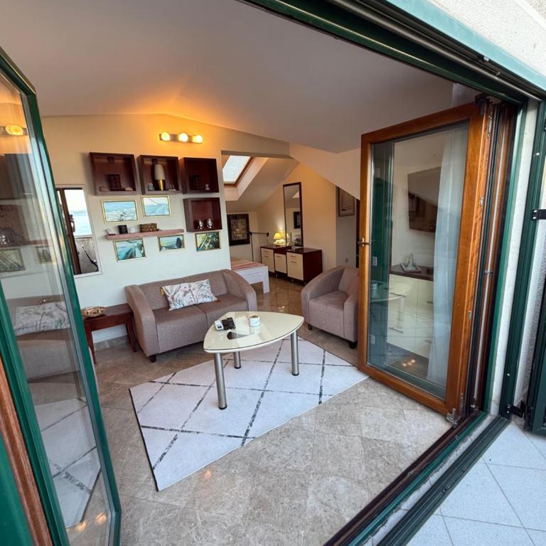 Deluxe Apartment Old Town Herceg Novi - Two-Bedroom Apartment with Sea View - 23