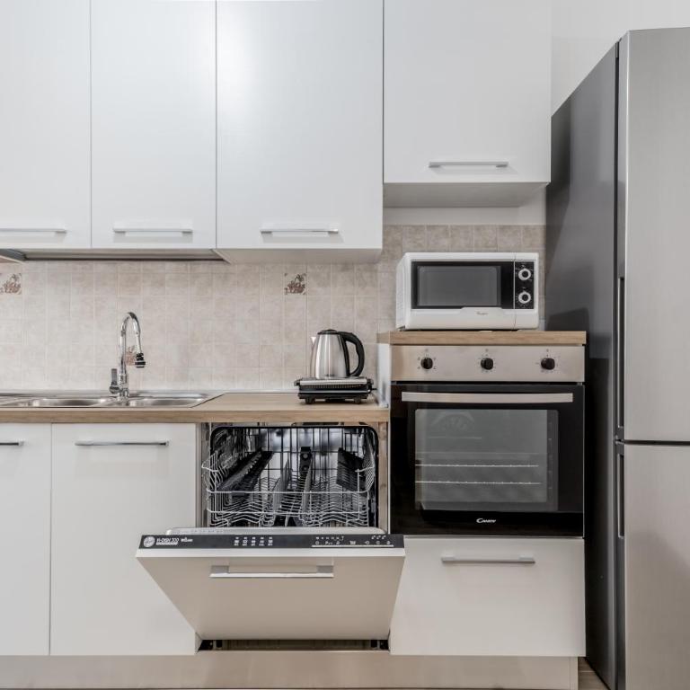 Elegant and spacious apartment facing the subway near the Vatican - Appartamento con 3 Camere da Letto - 3