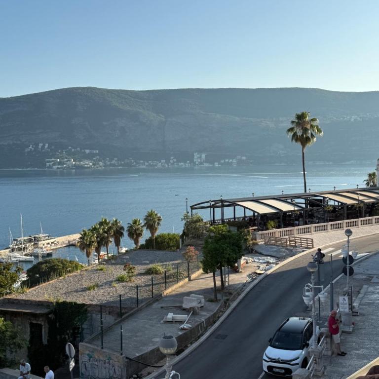 Deluxe Apartment Old Town Herceg Novi - Two-Bedroom Apartment with Sea View - 28