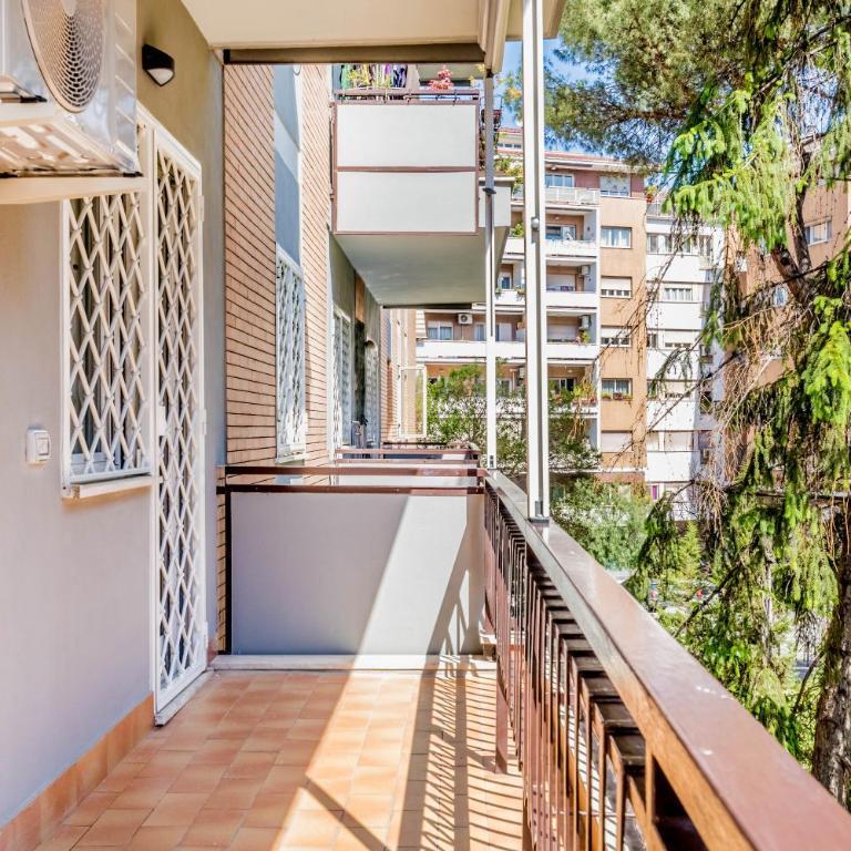 Elegant and spacious apartment facing the subway near the Vatican - Appartamento con 3 Camere da Letto - 10