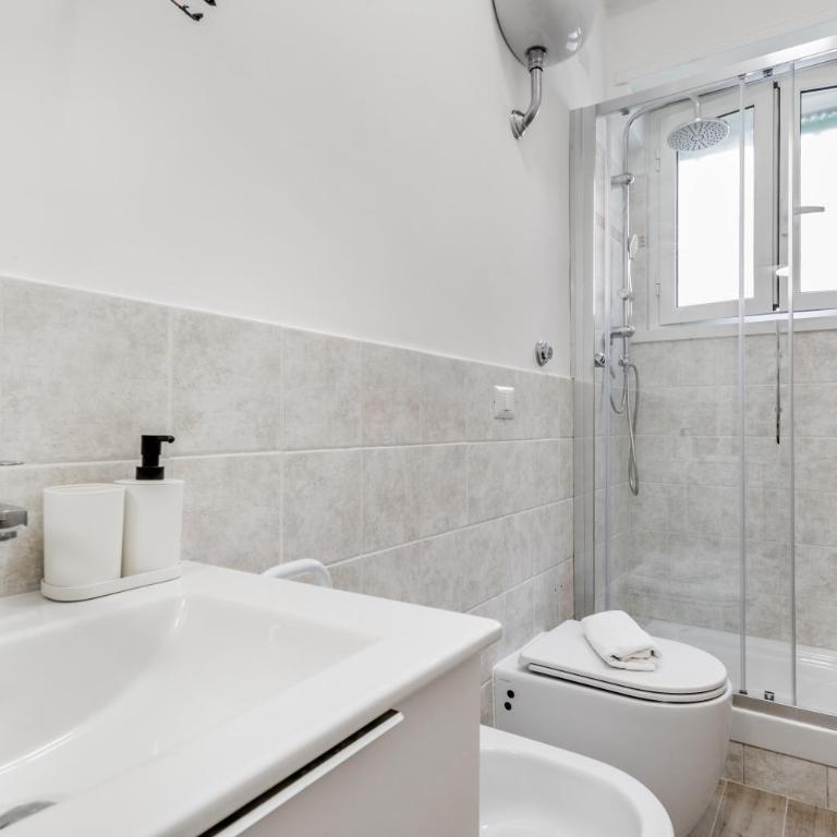 Elegant and spacious apartment facing the subway near the Vatican - Appartamento con 3 Camere da Letto - 30