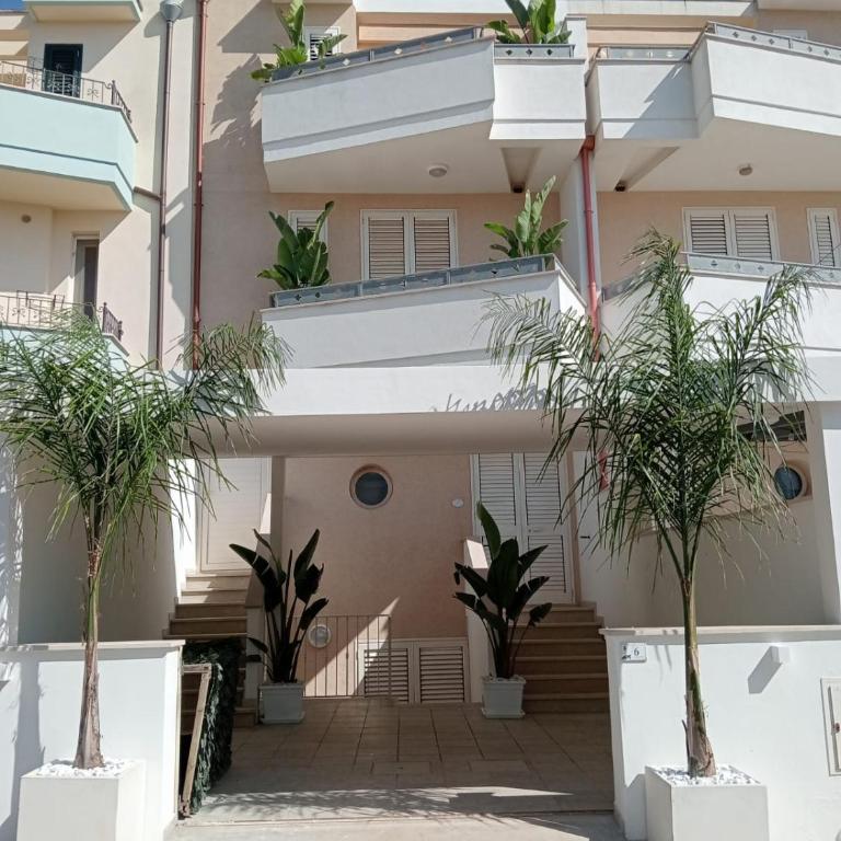 Leo Rooms & Sea - Camera Matrimoniale Deluxe con Balcone e Vista Mare - 1