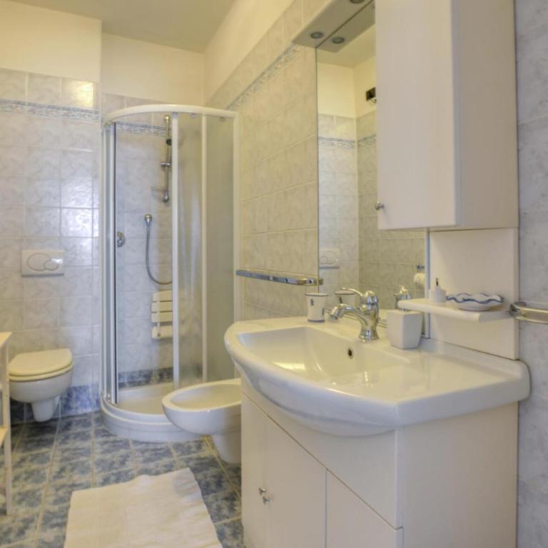 2 Bedroom Stunning Apartment In Moneglia - Two-Bedroom Apartment - 17