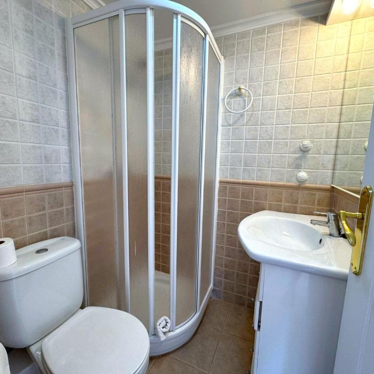 Carolina firstline apartment - Three-Bedroom Apartment - 15