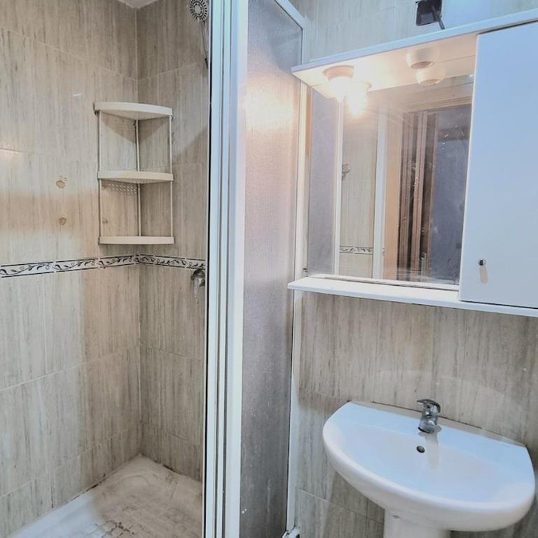 Apartment with everything you need - Three-Bedroom Apartment - 17