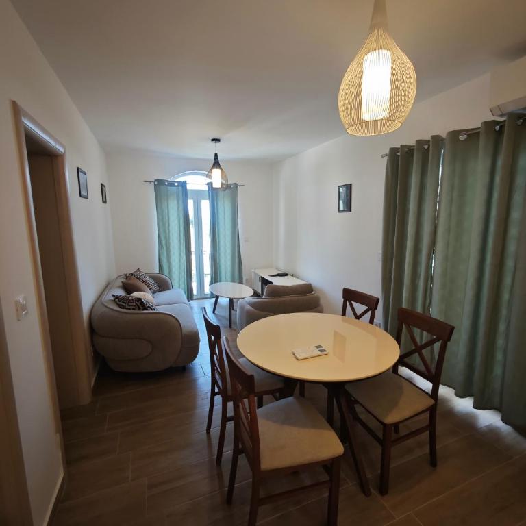 Luna Apartments - Apartman s 2 Spavaće Sobe sa Balkonom i Terasom - 8