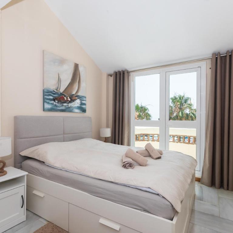 Sea View Benalmadena, Puerto Marina 2BR Terrace - Two-Bedroom Apartment with Harbor View - 20