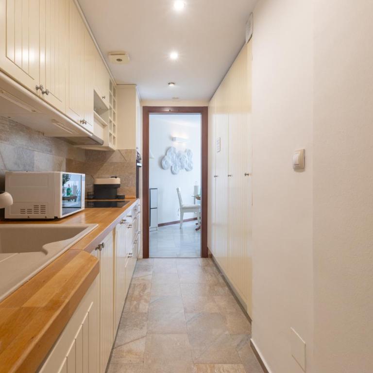 Sea View Benalmadena, Puerto Marina 2BR Terrace - Two-Bedroom Apartment with Harbor View - 15