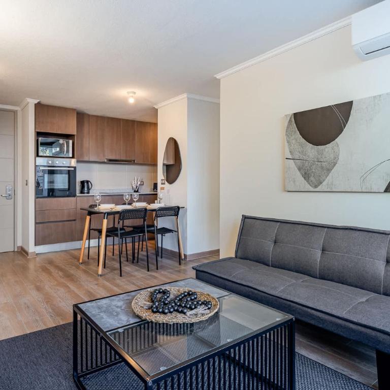 Cozy Apartment with AC Steps from Metro Hospitales - Apartment - 1