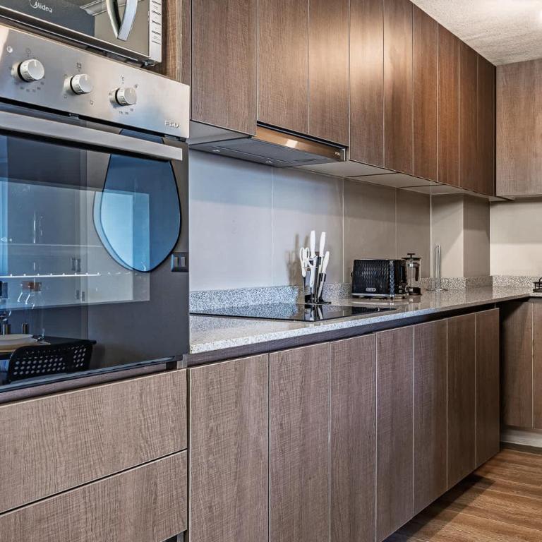 Cozy Apartment with AC Steps from Metro Hospitales - Apartment - 5