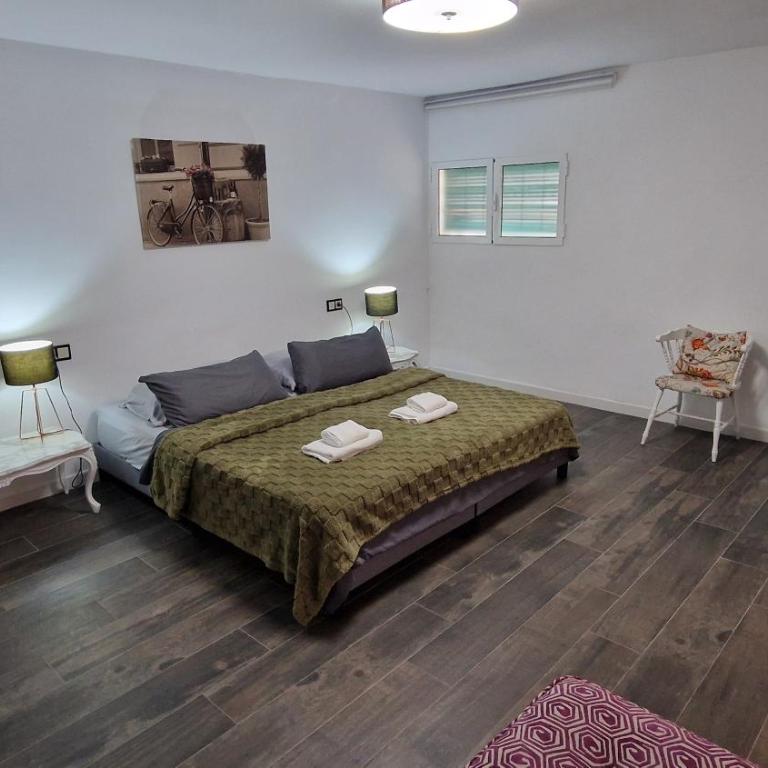 Stylish & Fully furnished 3 Bedrooms Flat-4 min Walk to Albufereta beach - Three-Bedroom Apartment - 12