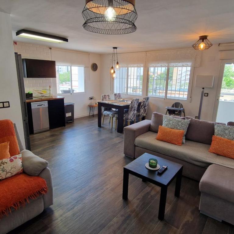 Stylish & Fully furnished 3 Bedrooms Flat-4 min Walk to Albufereta beach - Three-Bedroom Apartment - 3