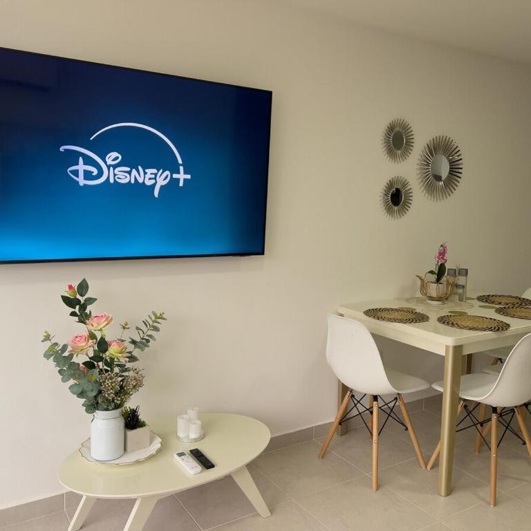 2 cuartos AC y piscina - Two-Bedroom Apartment - 5